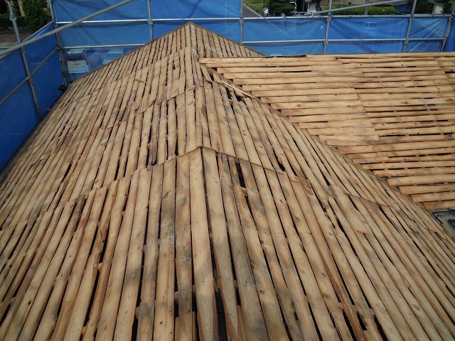 防水シートを外した屋根の下地